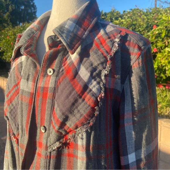 CAbi 4164 Tavern Shirt - Picture 4 of 4